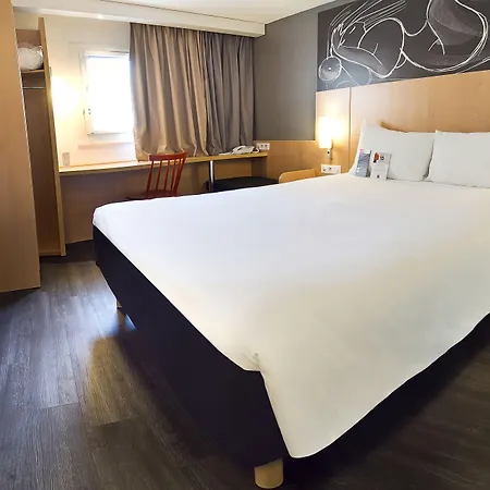 Ibis Montmartre Sacre-coeur Hotel 3*