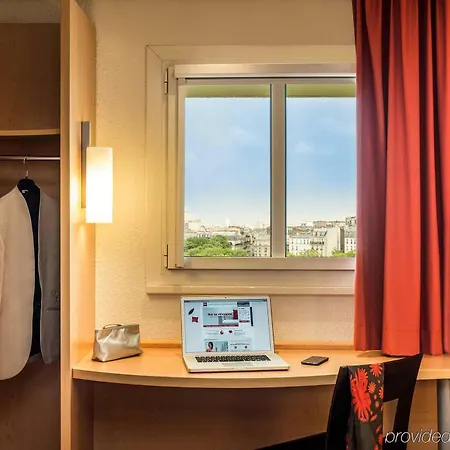 Ibis Montmartre Sacre-coeur Hotel 3*