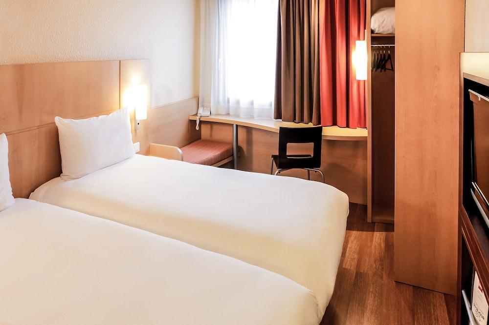 Hotel Ibis Montmartre 18ème Parigi