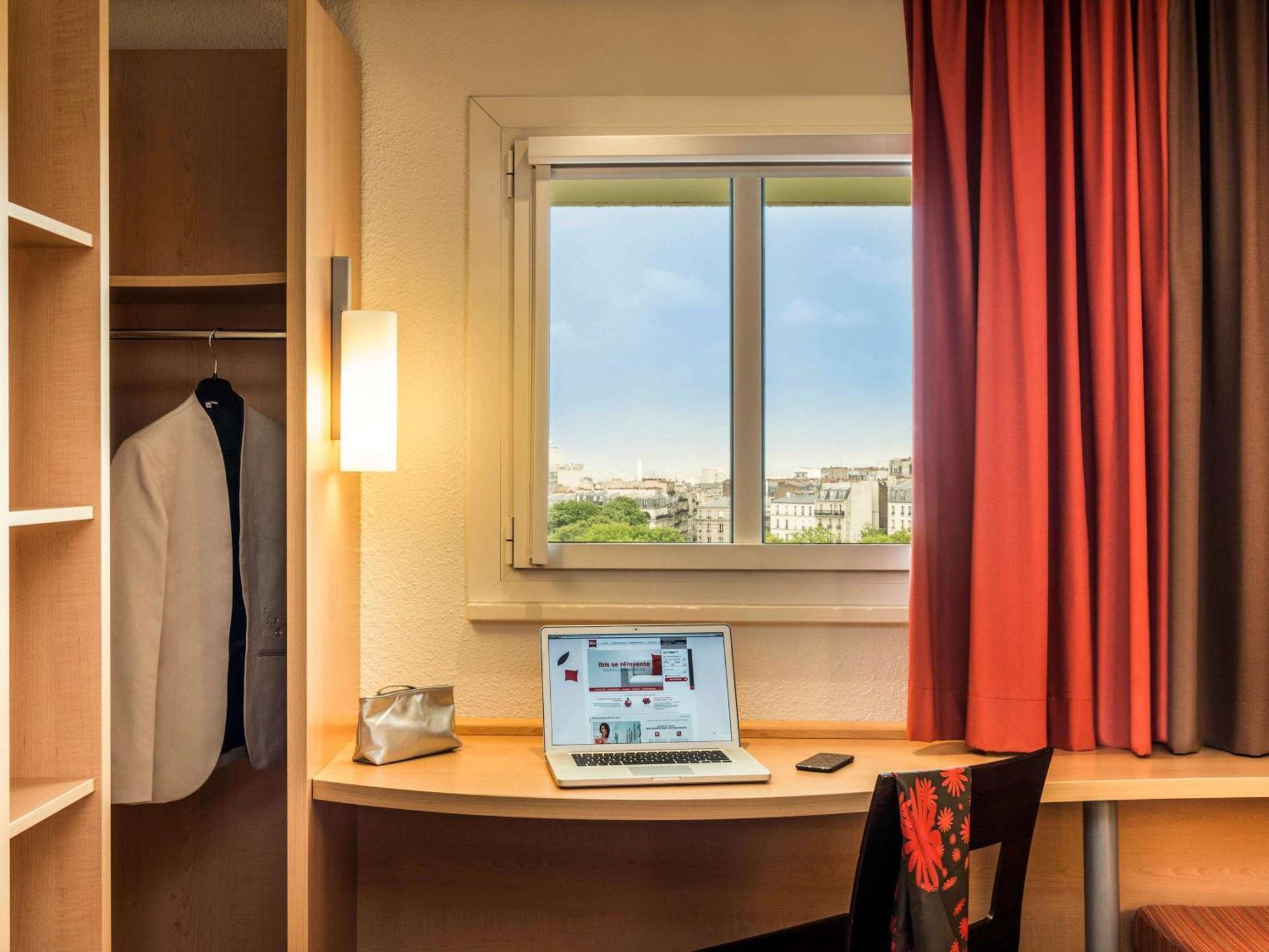Ibis Montmartre 18ème Hotel Parigi