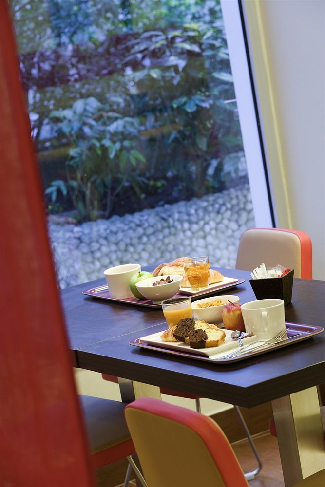 Hotel Ibis Montmartre 18ème Parigi