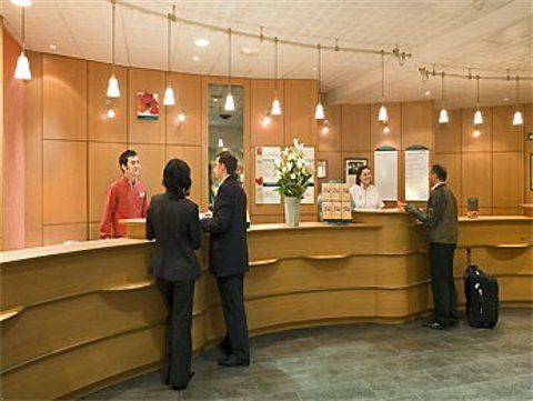 Hotel Ibis Montmartre 18ème Parigi